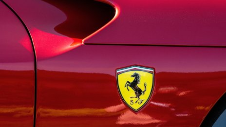 Ferrari повиши прогнозите си за годишна печалба след по-силен от очакваното отчет