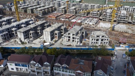 Жилищният пазар в Китай продължава да затъва, постепенно възстановяване се очаква догодина