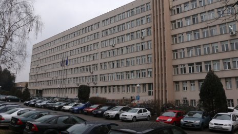 Служебният кабинет е изискал информация от службите за взривилия се в Крим камион