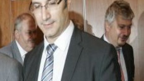 Трайков пита КЗК за господстващо положение на "Лукойл" на пазара на горива