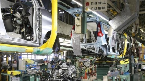 Toyota свива производствените цели с 50 хил. коли за юли заради дефицита на чипове