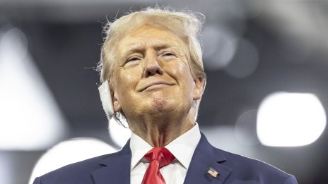 Тръмп се появи с превръзка на ухото на националното събрание на републиканците