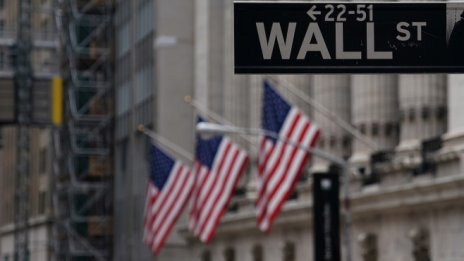 Dow прибавя 300 пункта, окрилен от Тръмп и новия сезон на отчетите*