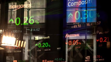 S&P 500 започва сесията с малка промяна*