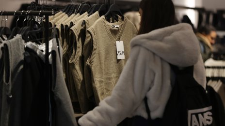 Франция се опитва да обуздае бързата мода