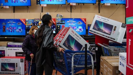 Търговията на дребно у нас забавя ръста на оборотите през октомври