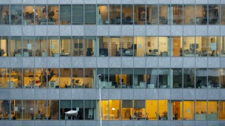 Какво се случва, ако служителите получат възможност за хибридна работа?