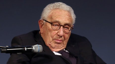 За какво разговаряха дипломат номер едно на Пекин и Хенри Кисинджър?