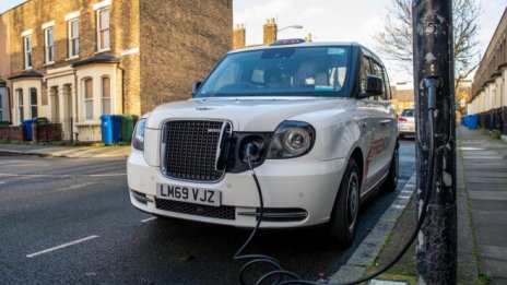 Shell ще изгради 50 хил. улични зарядни станции във Великобритания до 2025 г.