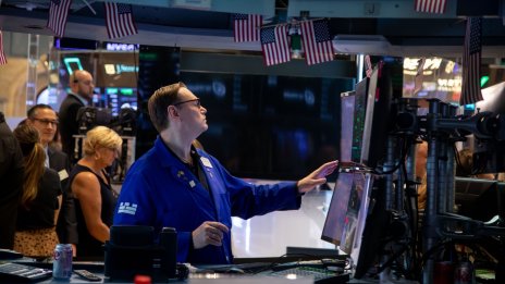 Щатските индекси отбелязаха спад в трета поредна сесия, Dow Jones отписа близо 300 пункта