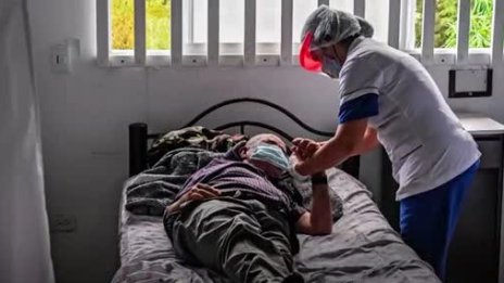 Черната жътва на Covid-19: в старческите домове  