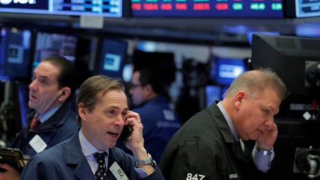 Dow Jones записа пета подред загуба заради напрежението по линията САЩ-Китай