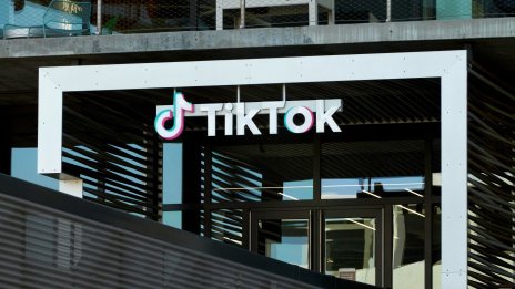 TikTok подготвя копие на основния си алгоритъм за американския пазар