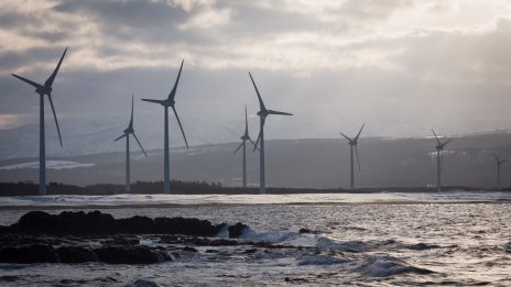 Неясноти в законопроекта за вятърни паркове в морето тревожат хотелиери и рибари у нас