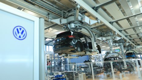 Залогът на западните автомобилни компании относно електромобилите се провали