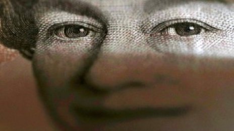 Деноминираният в паундове дълг нараства рекордно