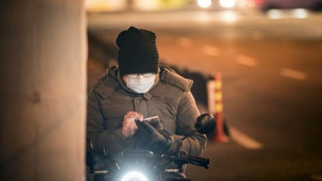 Amazon премахва обяви на продукти, твърдящи, че помагат срещу коронавируса