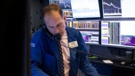 Dow Jones отписа над 200 пункта и слезе под прага от 29 хил. пункта