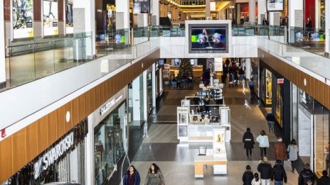 Най-големият щатски оператор на молове Simon опря до Amazon, за да оцелее