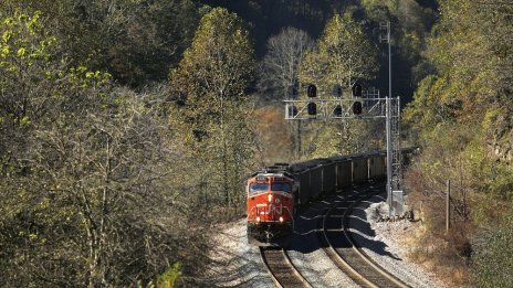 Ще заинтригува ли БДЖ ученическа разработка на мобилно приложение с разписания на влакове