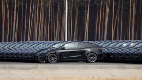 Световните електромобилни лидери Tesla и BYD отчетоха нови рекордни продажби