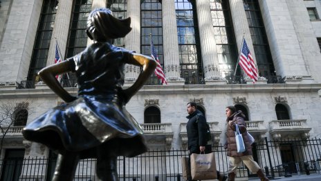 Временното примирие между САЩ и Иран тласка Dow с над 1300 пункта нагоре*