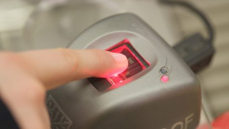 НЗОК пак се похвали с намаление на разходите заради пръстовия идентификатор