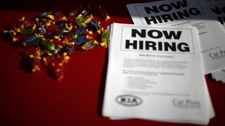 Възнагражденията в САЩ нарастват с най-бърз темп от 2009 г.