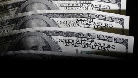 Доларът започна деня с печалби спрямо йената, но отстъпи пред паунда