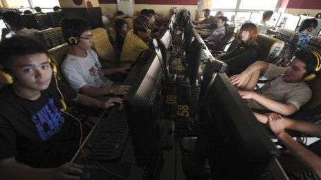 Софтуер разкрива платените форумни писачи