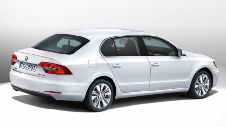 Skoda представи обновения Superb