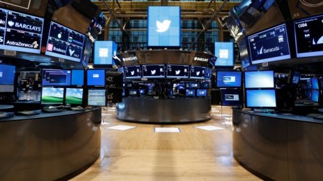 Устойчиво ли е глобалното натрупване на дълг?