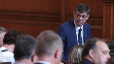 Депутатите отхвърлиха ветото на президента върху сделката за F-16