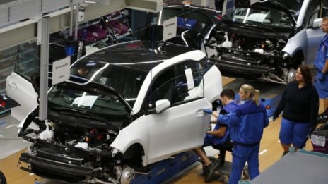 BMW се фокусира върху експанзията и битката с конкуренцията