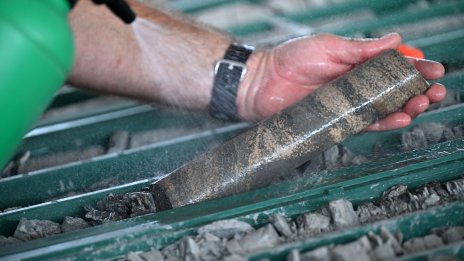 Сърбия и ЕС сключиха договор за доставка на литий за електромобилни батерии