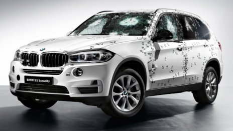 BMW представя брониран Х5 в Москва