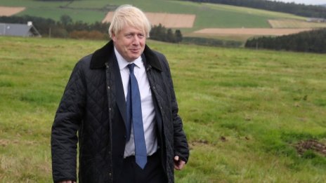 Британски депутати се готвят да съдят Джонсън, за да се отложи Brexit
