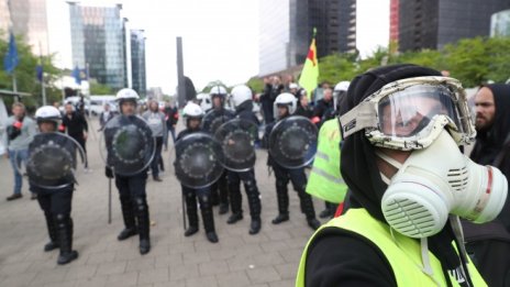 Нови протести на &bdquo;жълтите жилетки&ldquo; във Франция