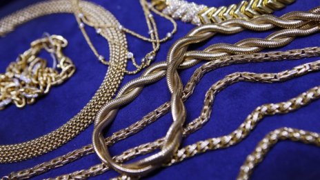 Производителят на бижута Pandora отчете 37% ръст на печалбата