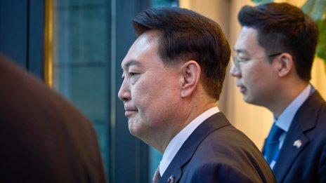 Южна Корея издаде заповед за арест на отстранения президент Юн Сук-йол