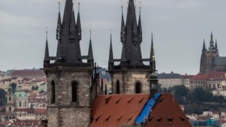 Недостъпният Стар град на Прага изтласква купувачите на жилища към покрайнините