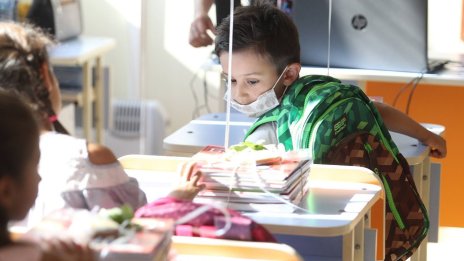 С първия учебен ден въвеждат временни противоепидемични мерки