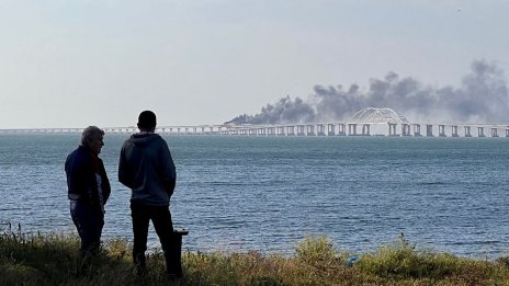 Достъпът от Русия към Крим е блокиран заради авария на Кримския мост