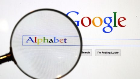 Зависимостта от рекламния бизнес на Google прави Alphabet все по-уязвима 