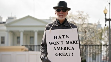 Защо мразим богатите?