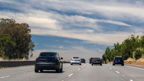 Регулаторните оценки на пробега на електромобилите се разминават с теста на реалността