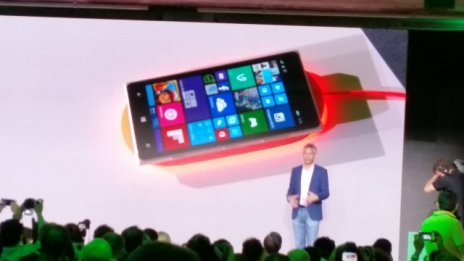 Microsoft заложи на манията със селфитата