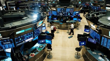 Изправиха ли се акциите на S&P 500 срещу Hang Seng