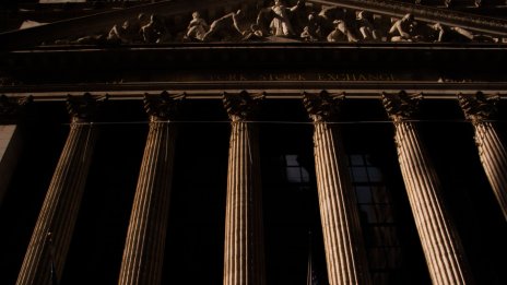 Акциите на Salesforce помагат на Dow да започне сесията с ръст*