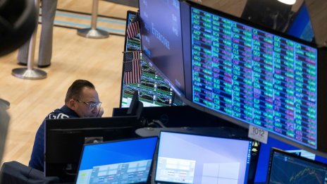 Dow Jones изтрива над 400 пункта след публикуването на данните за инфлацията в САЩ*